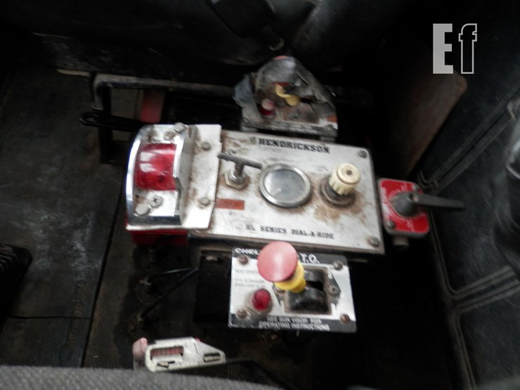 1992-mack-rd688s-image-18