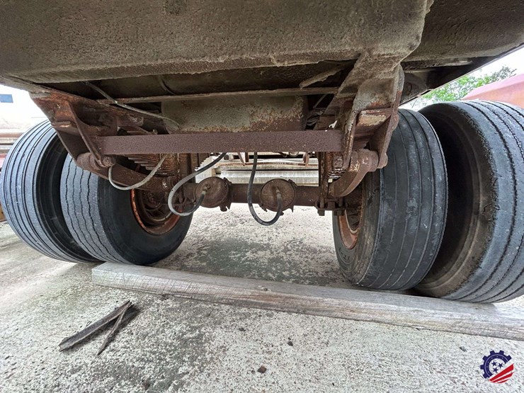 antique-bullnose-28ft-s/a-pup-trailer-image-30