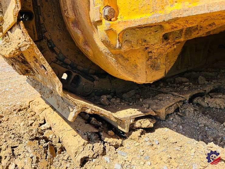 2023-komatsu-d65px-18-image-42