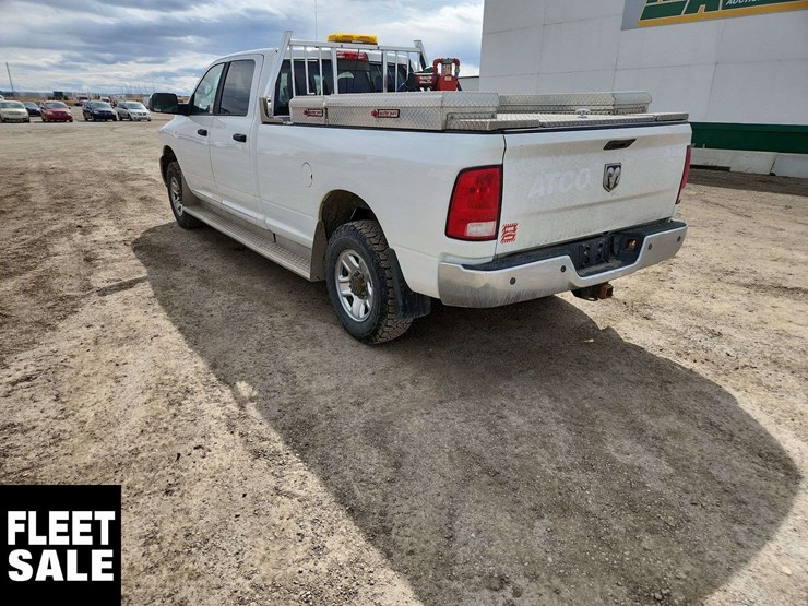 2015-ram-3500-slt-image-3