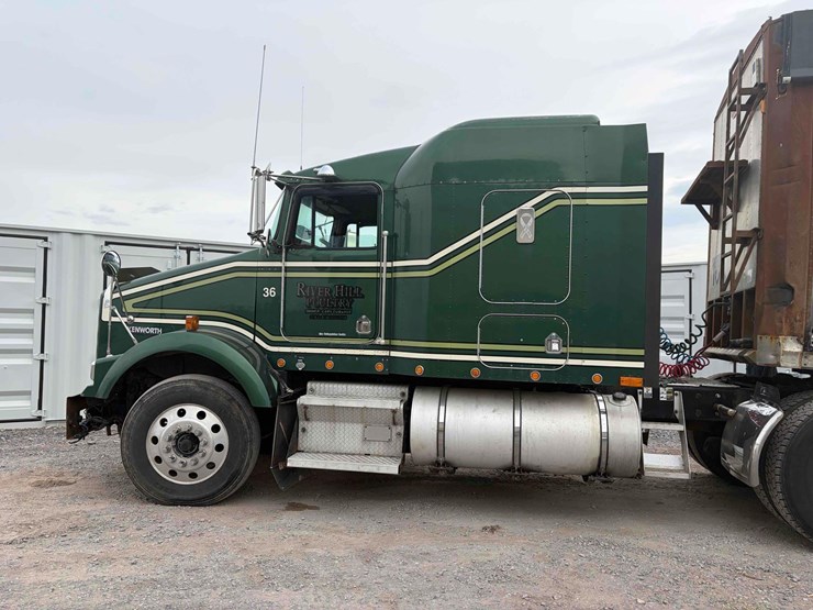 2001-kenworth-t800-image-8