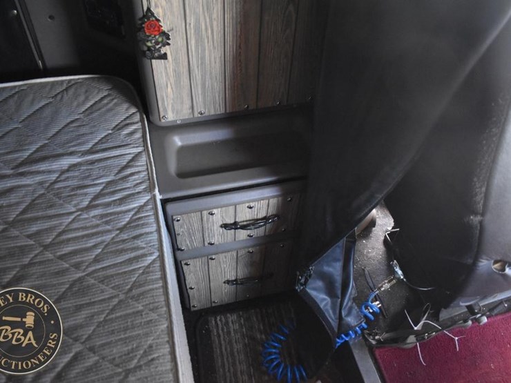 2013-kenworth-t660-image-47