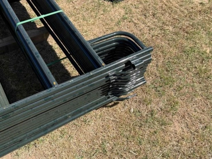 13--5’x9’-metal-livestock-panels-image-5