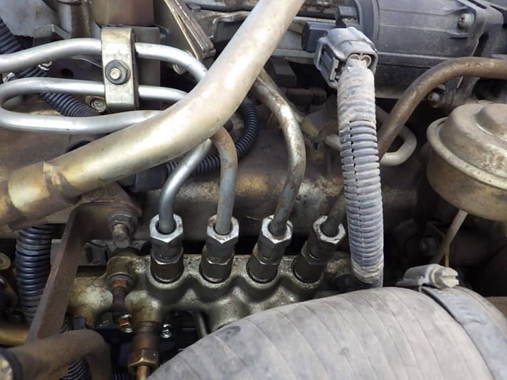 2007-isuzu-nqr-image-12