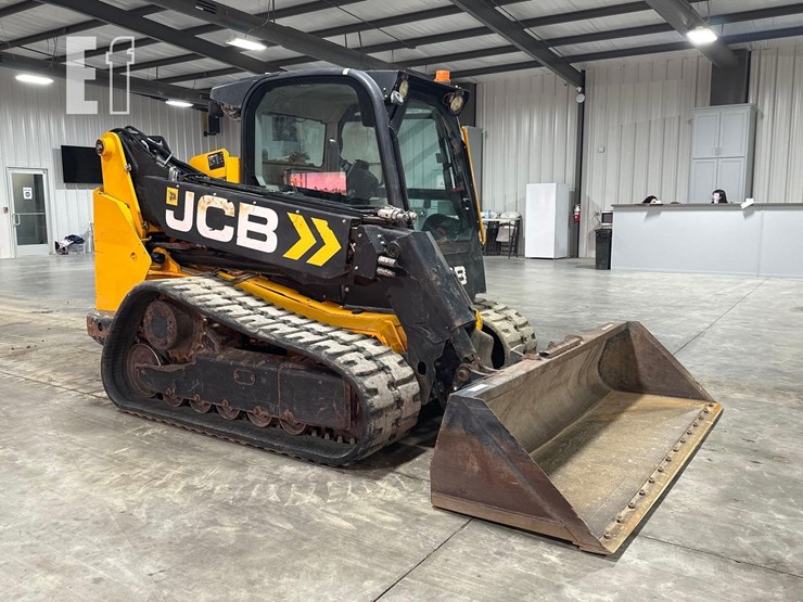 2021-jcb-3ts-8t-image-2