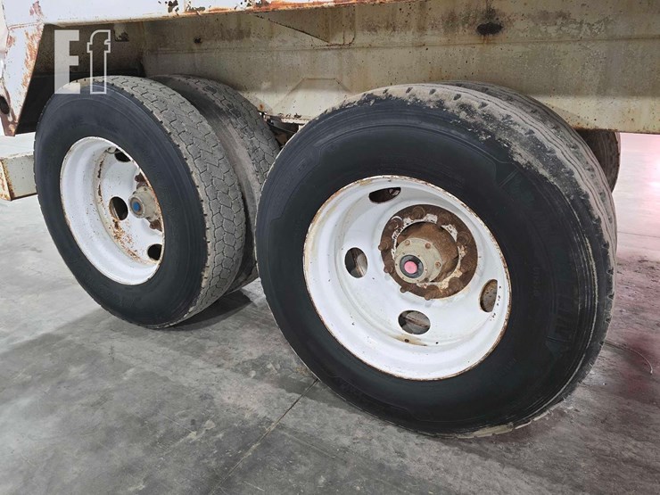 dragon-products-&-industries-vacuum-tank-trailer-image-19