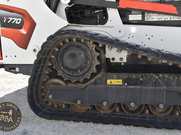 2023-bobcat-t770-image-16
