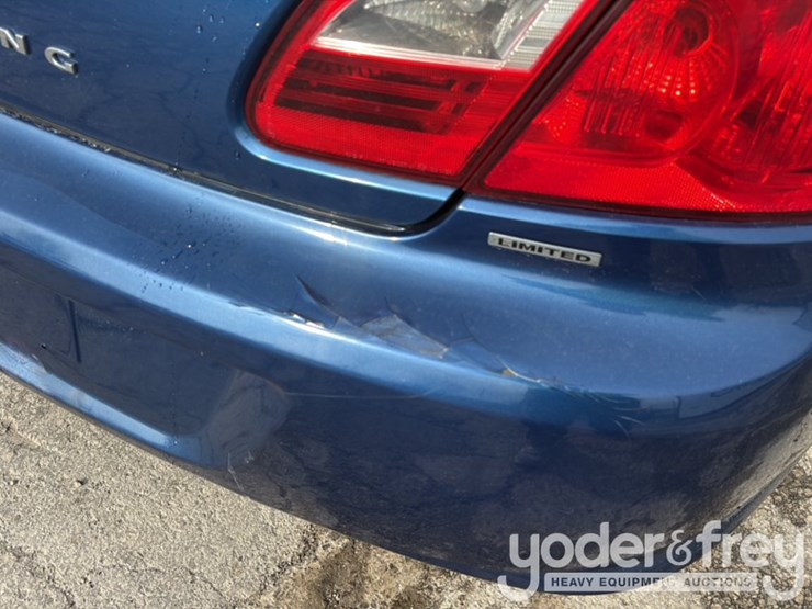 2010-chrysler-sebring-image-19