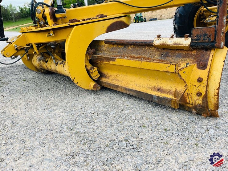 2010-caterpillar-120m-image-90