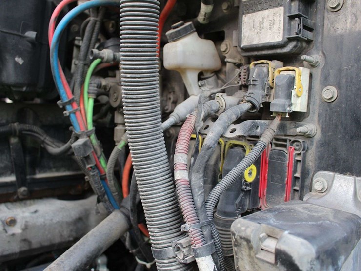 2019-peterbilt-579-image-40