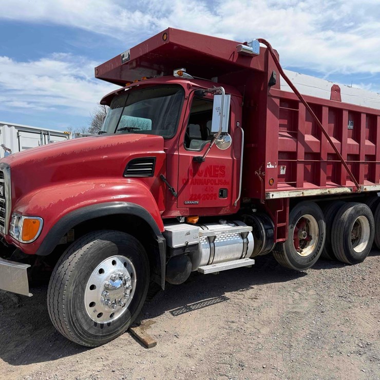 2007 MACK GRANITE GU713