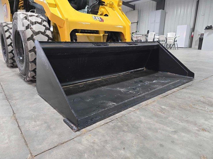 2022-caterpillar-262d3-image-10