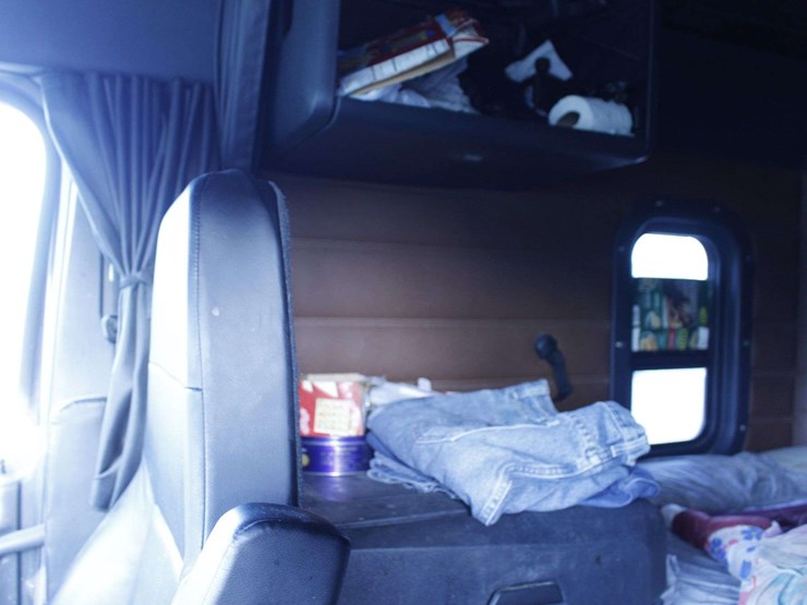 2018-freightliner-cascadia-126-image-29