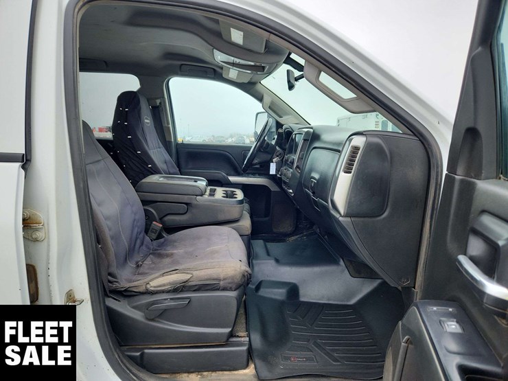 2018-chevrolet-silverado-3500hd-image-17