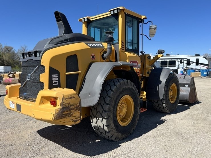2023-volvo-l70h-wheel-loader-image-5