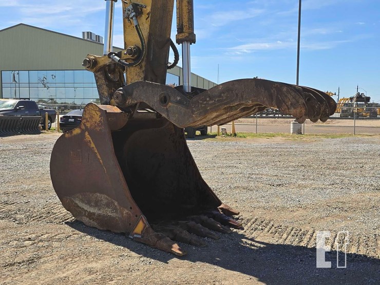 2018-caterpillar-336fl-image-10