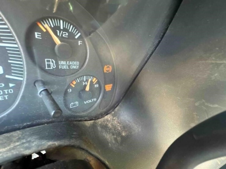 2001-gmc-3500-image-33