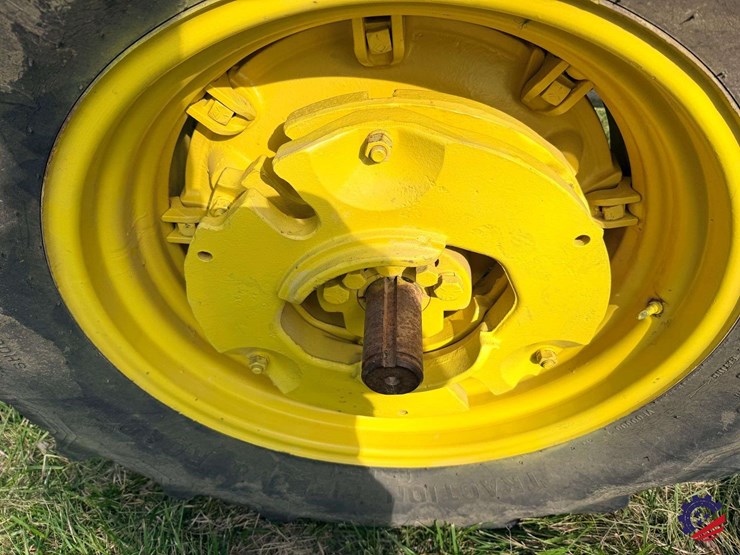 john-deere-2640-image-26