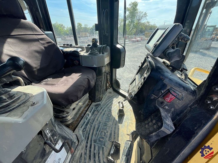 2018-komatsu-d51exi-24-image-53