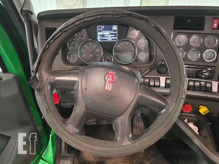 2016-kenworth-t880-image-10