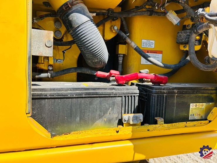 2022-komatsu-d65px-18-image-58