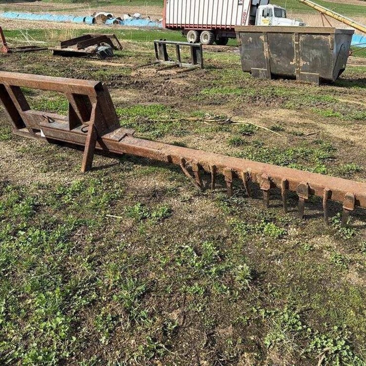 Universal Attach Sand Leveler