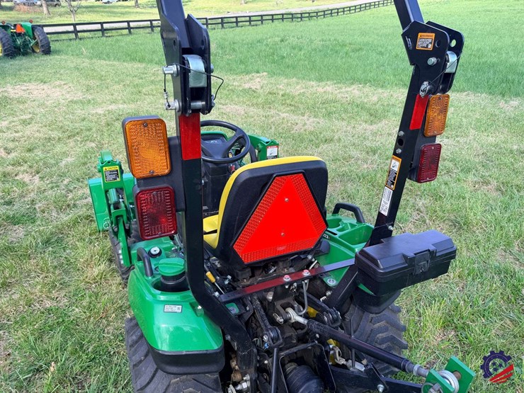 2025-john-deere-1023e-image-64