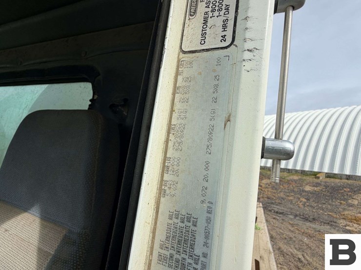 freightliner-tank-truck---non-running-truck-image-5