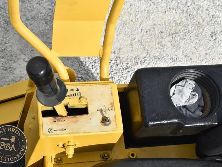 1999-caterpillar-cb-224c-image-21