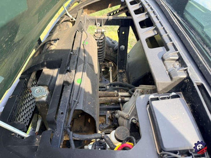 2019-john-deere-gator-xuv-835m-image-51