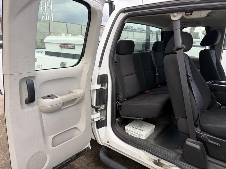 2012-gmc-sierra-2500-image-12