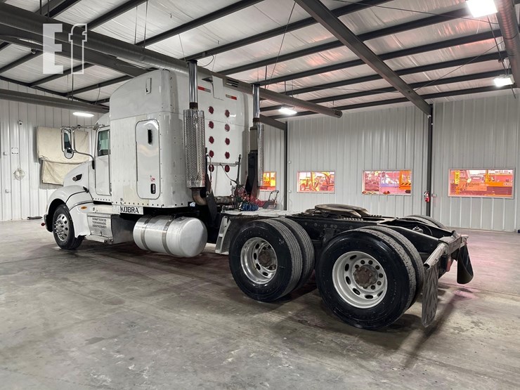 2008-peterbilt-386-image-4