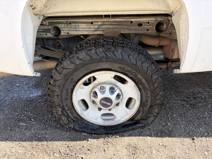 2012-gmc-sierra-2500-image-5