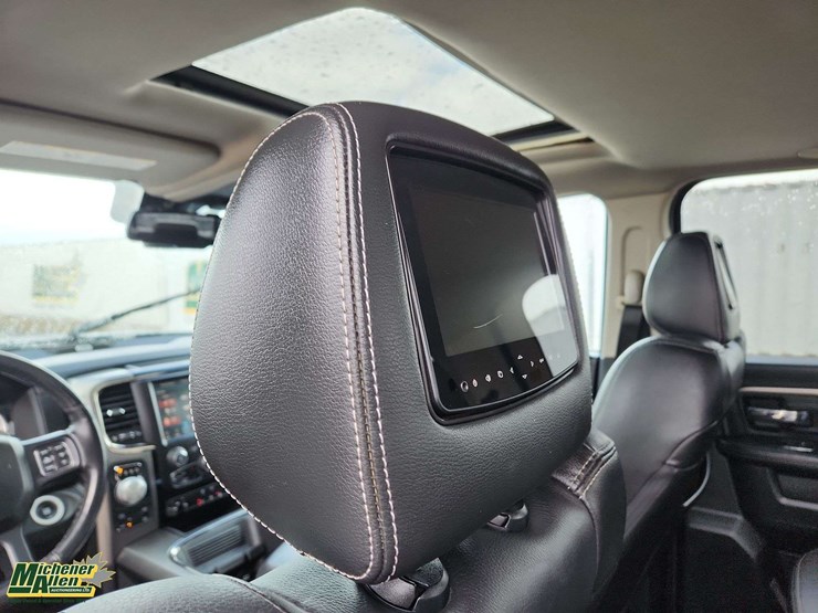 2016-dodge-1500-image-24