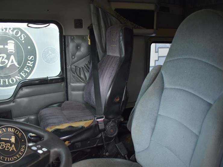 2000-kenworth-t600-image-36