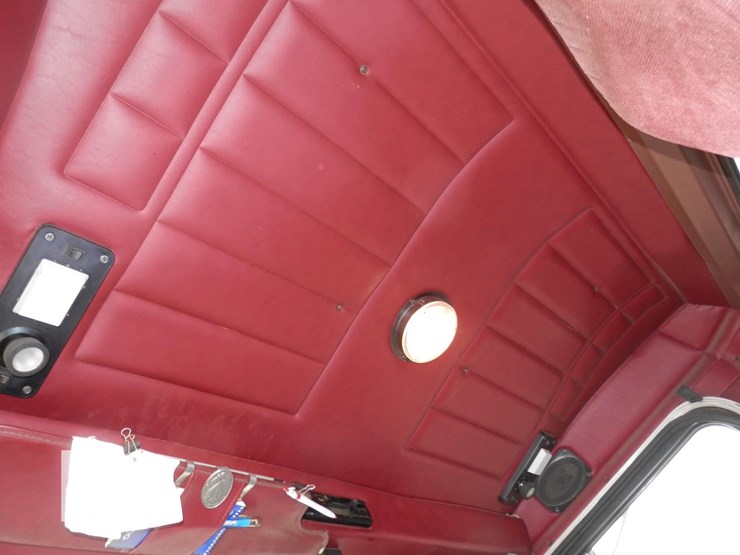 1999-peterbilt-385-image-17