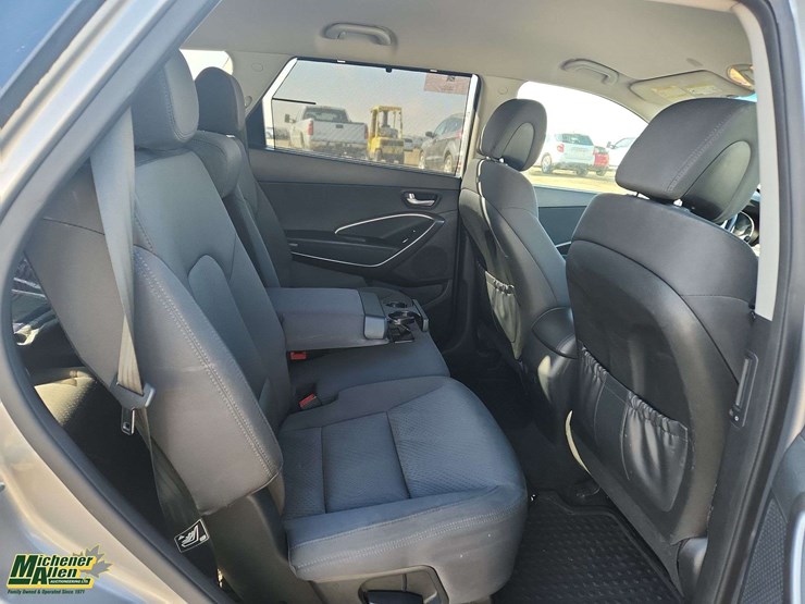 2015-hyundai-santa-fe-image-17