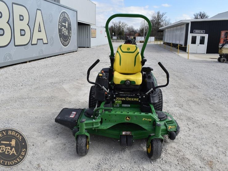 2024-john-deere-z930m-image-8
