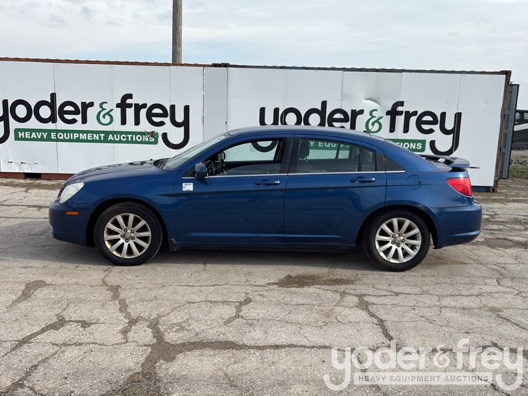 2010-chrysler-sebring-image-5