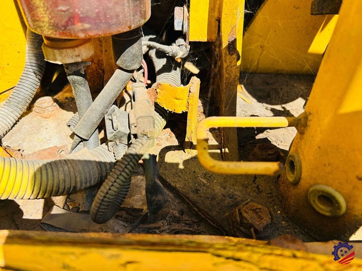 2022-komatsu-d65px-18-image-55