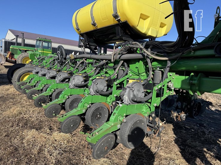 john-deere-1770-image-34