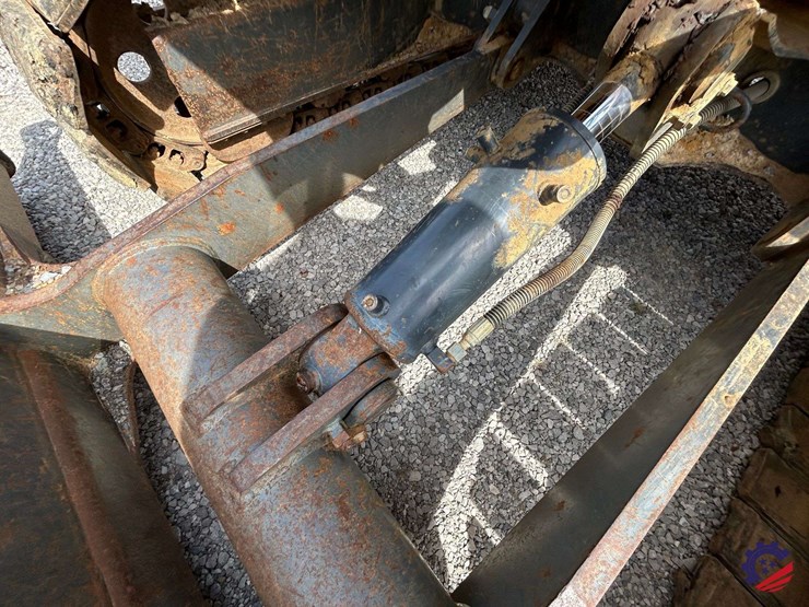 2009-komatsu-pc88mr-8-image-64