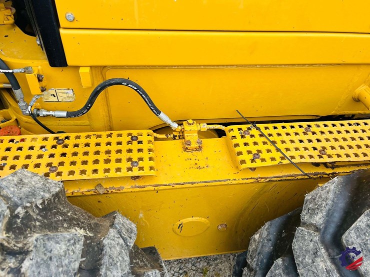 2010-caterpillar-120m-image-61