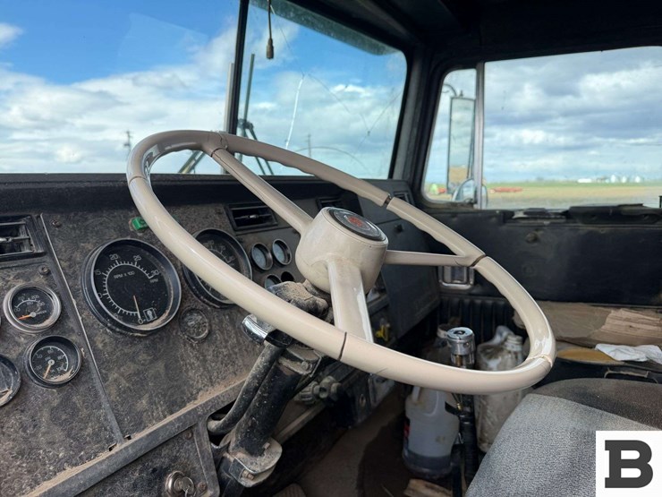 1984-kenworth-w900-image-47