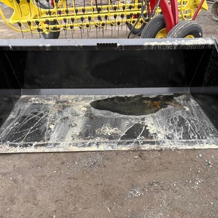 78in Snow/Material Bucket