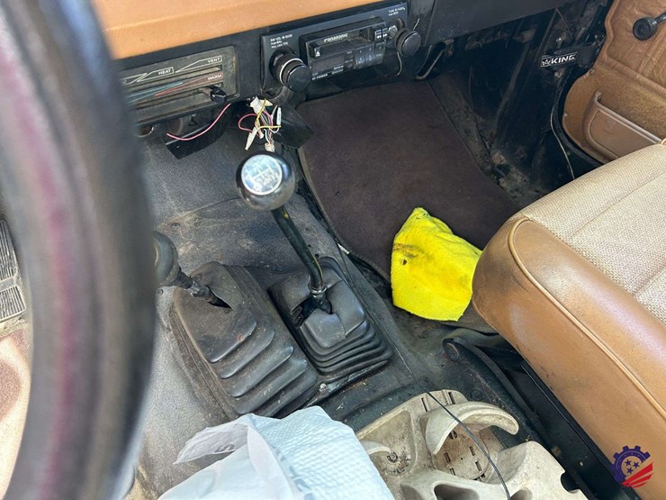 1994-jeep-wrangler-image-5