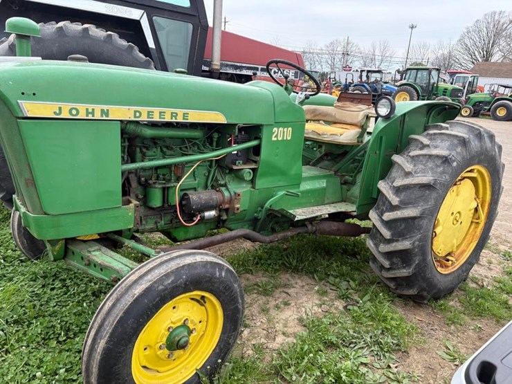 2010-john-deere-2010-image-1