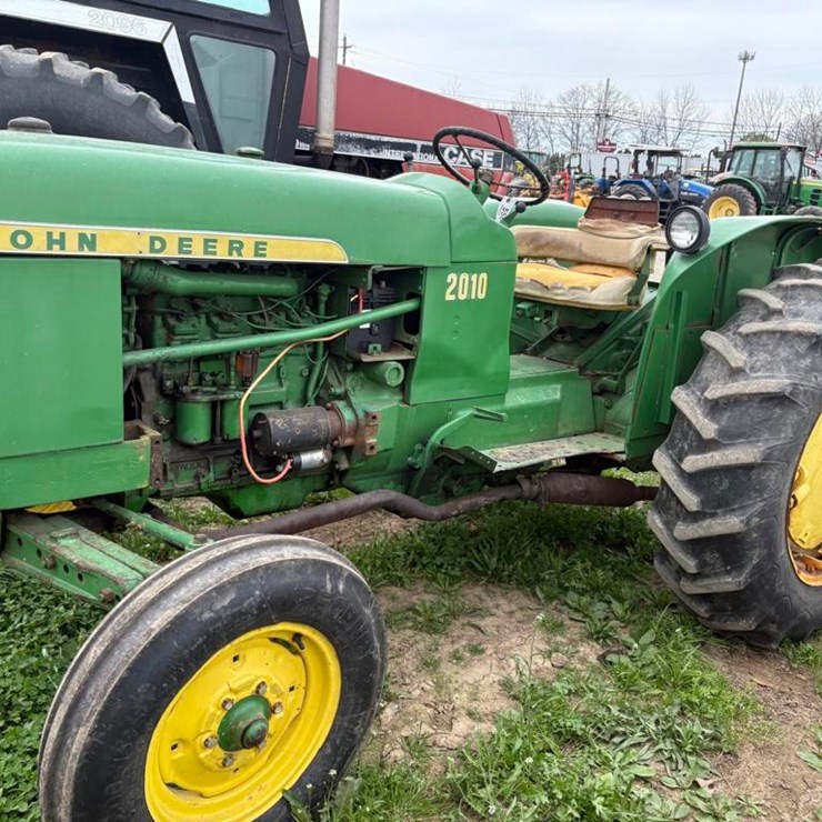 2010 JOHN DEERE 2010