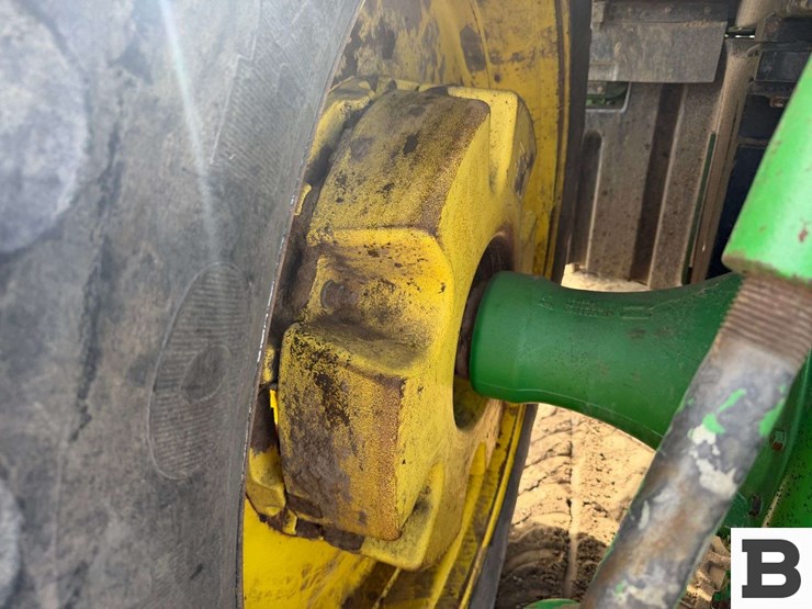2014-john-deere-8295r-image-30