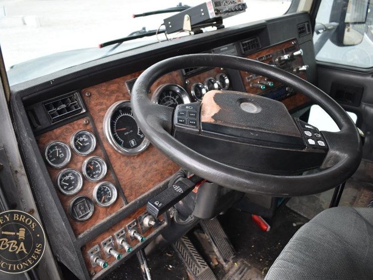 2000-kenworth-t600-image-37